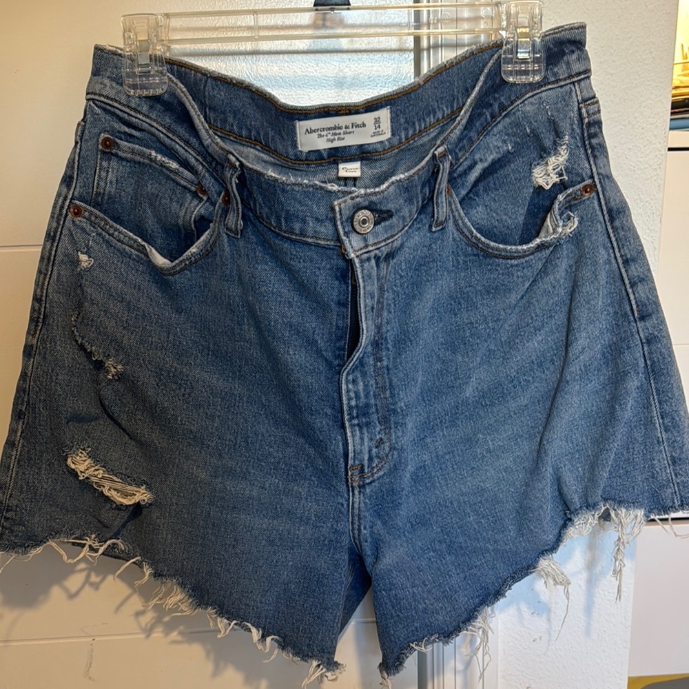 Abercrombie & Fitch Women's 4” Mom Short High Rise Blue Denim